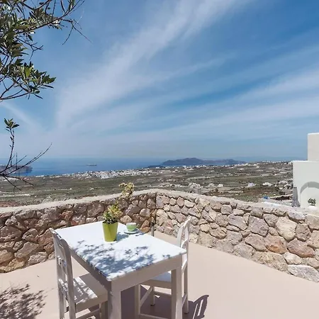 Apartment - Sleeps 4 - Parking - Sea View *