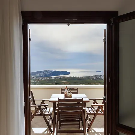 - Sleeps 4 - Parking - Sea View Апартаменты Тира