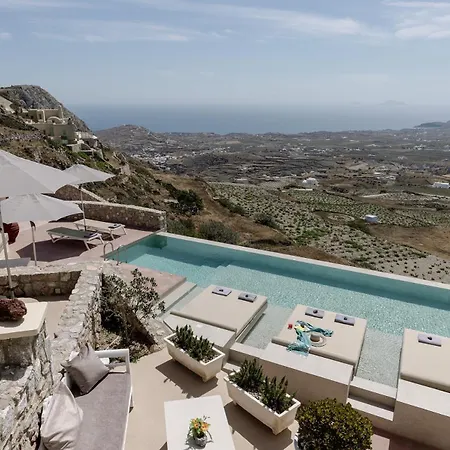 - Sleeps 4 - Parking - Sea View Apartment Fira (Santorini)