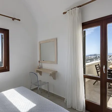 Апартаменты - Sleeps 4 - Parking - Sea View Тира
